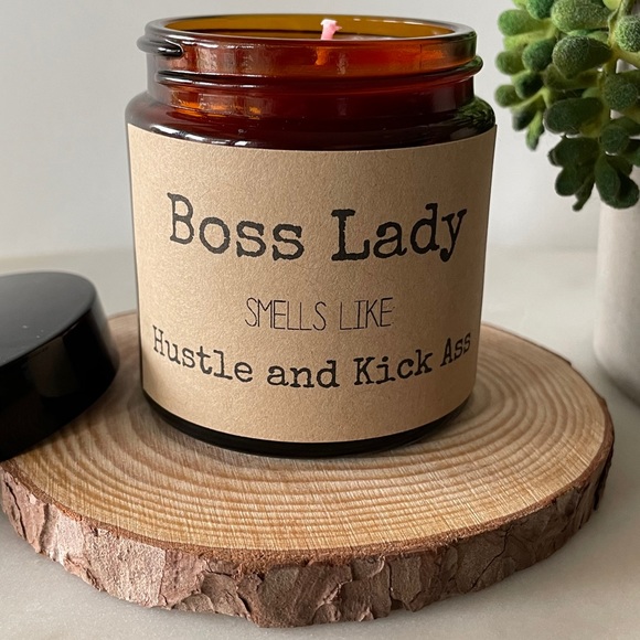 Scented homemade candles w/ trendy labels - Picture 3 of 10